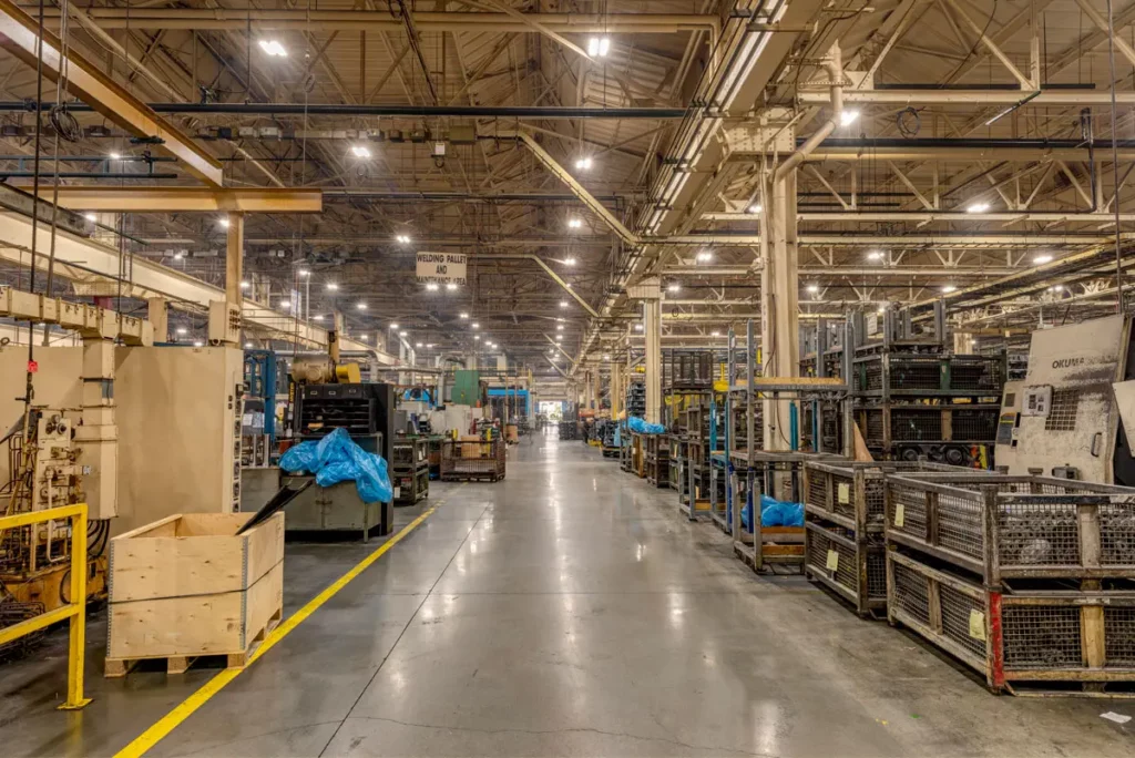 LED lighting system for warehouses